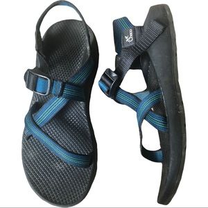 Chaco teal and green active hiking shoe sandal women’s 10